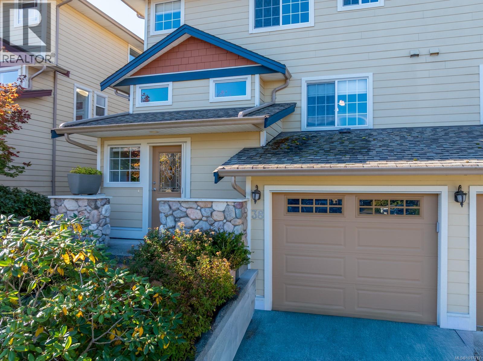 2728 1st St Unit 38 St, Courtenay, BC V9N 4A4