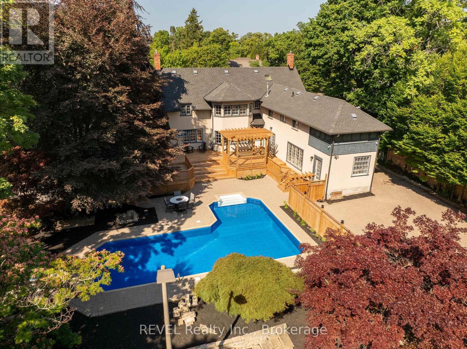 166 Queen St, Niagara-on-the-lake Town, ON L0S 1J0