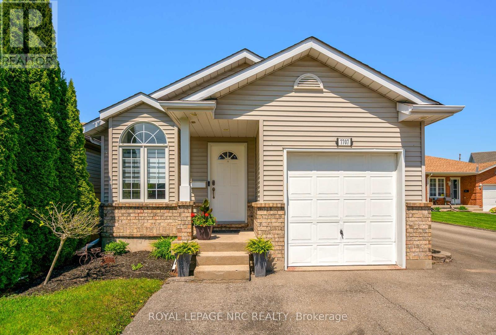 7707 Cortina Cres, Niagara Falls, ON L2H 3B4