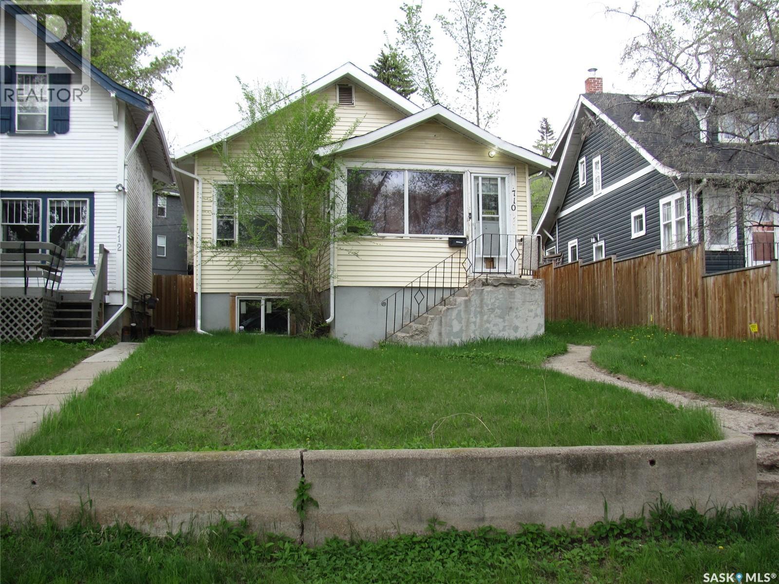 710 Walmer Rd, Saskatoon, SK S7L 0E4