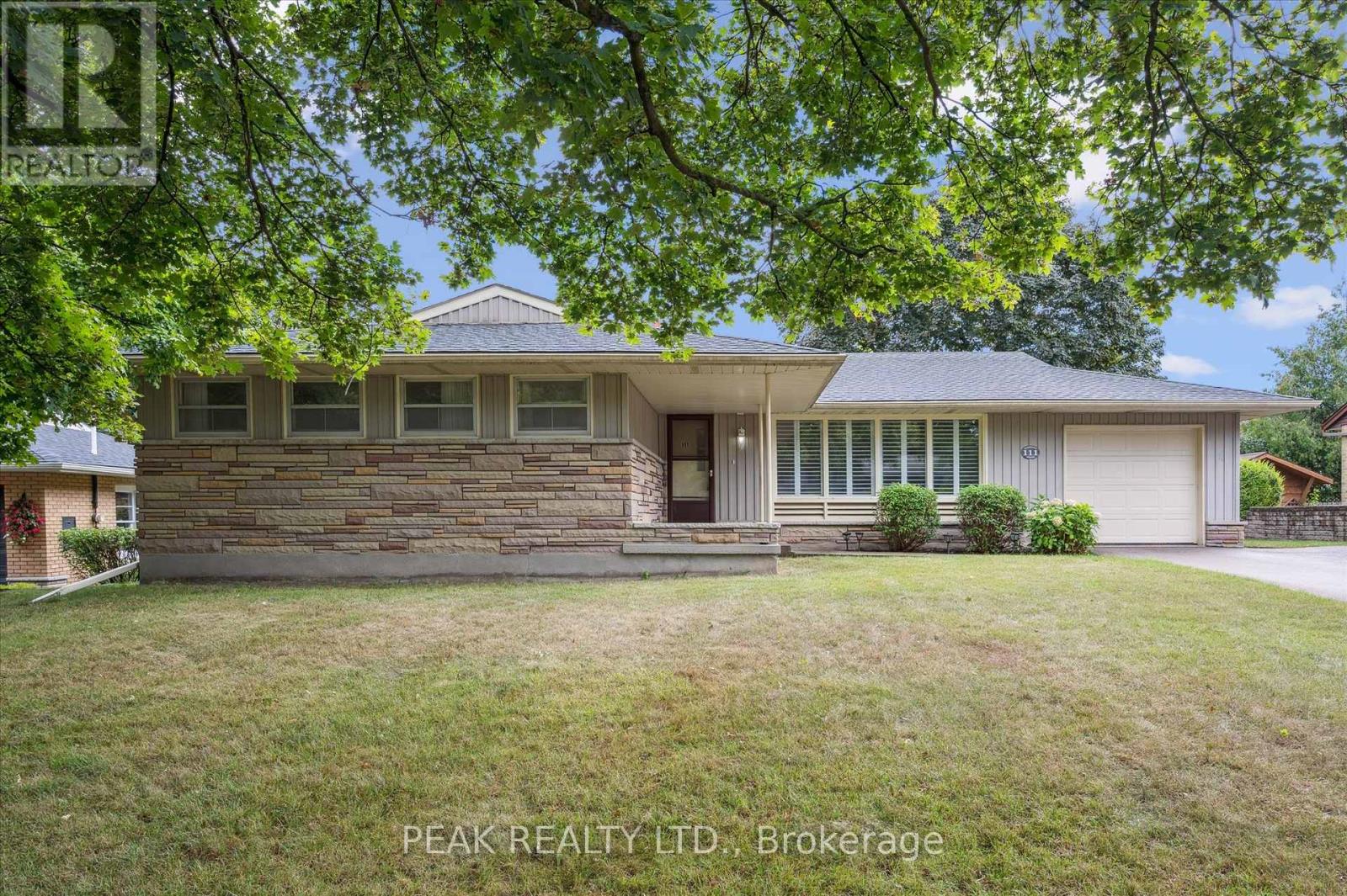 111 Blueridge Ave, Kitchener, ON N2M 4E2