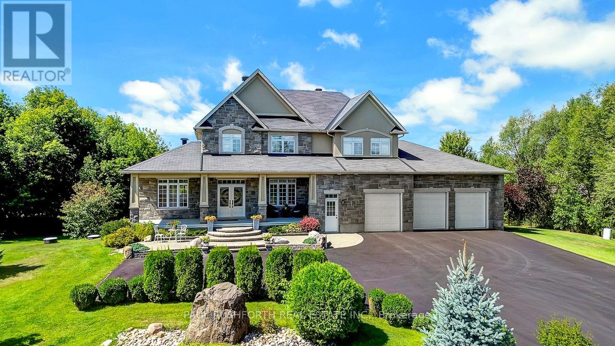 365 W Lake Cir, Ottawa, ON K0A 1L0