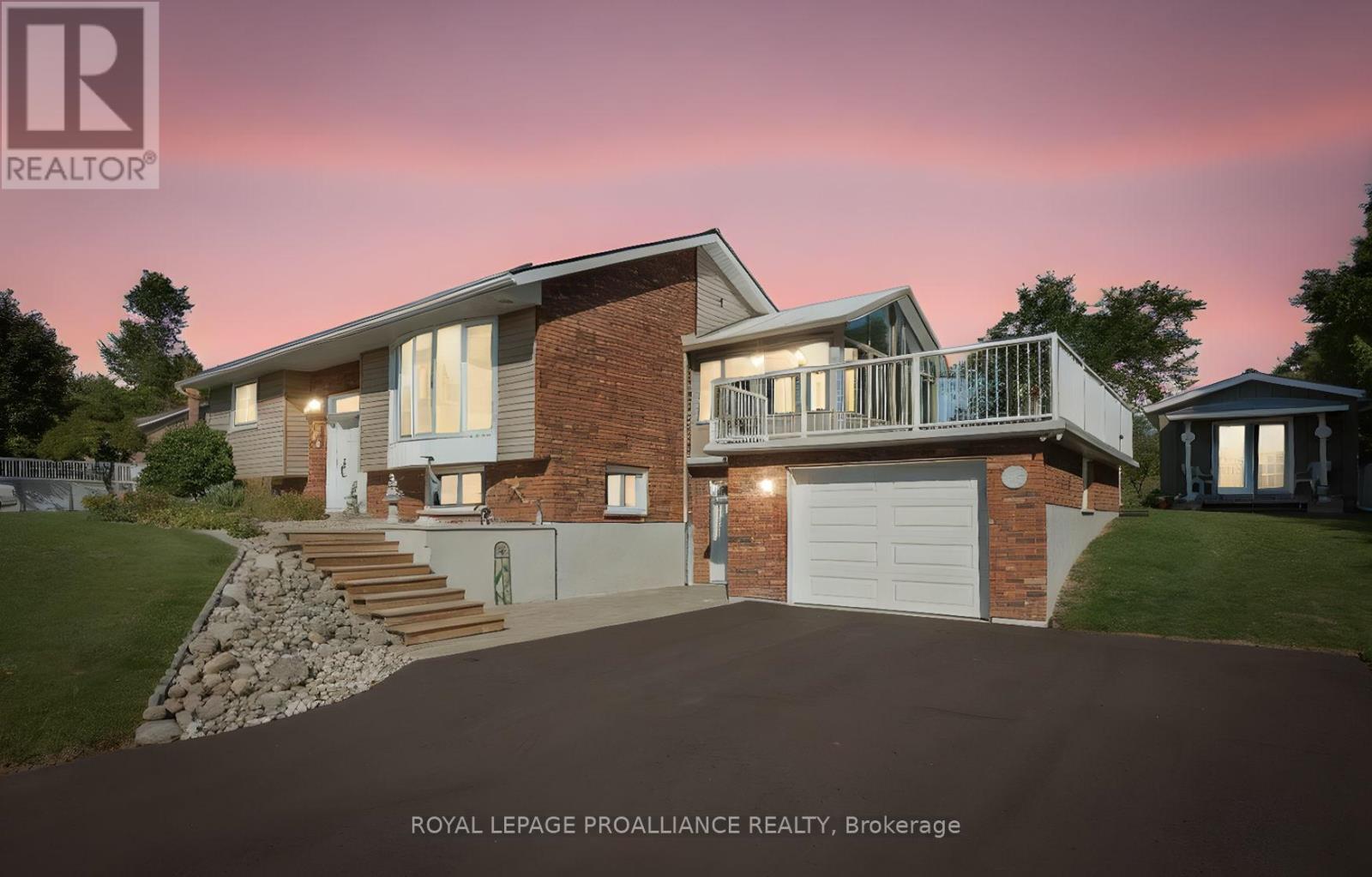 2535 Castlehill Dr, Hamilton, ON K9A 0T3
