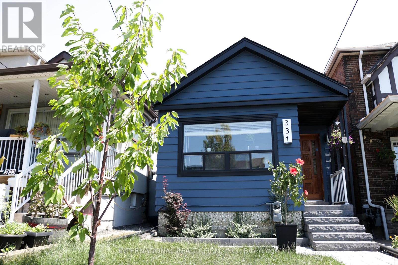 331 Mcroberts Ave N, Toronto, ON M6E 4R1