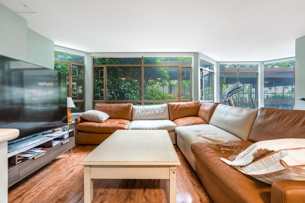 15111 Russell Avenue Unit 101, White Rock, BC V4B 2P4