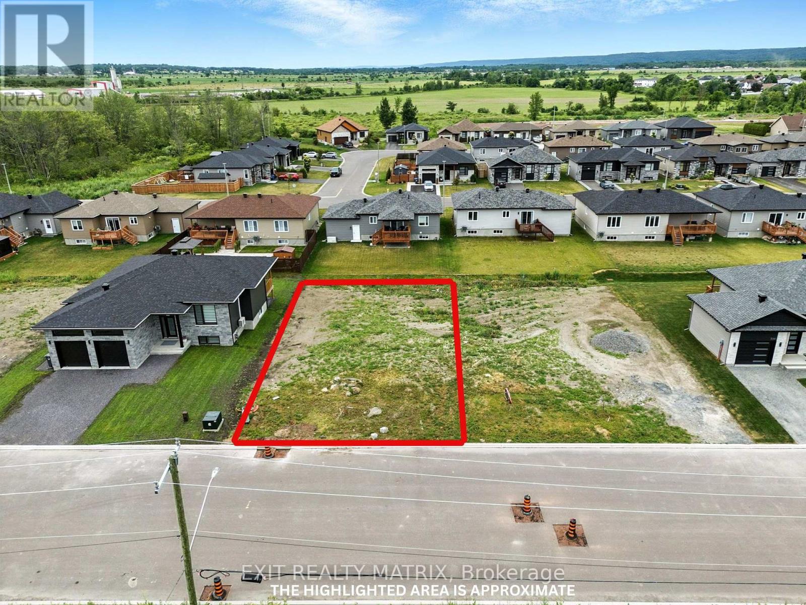 720 West St, Hawkesbury, ON K6A 3X1