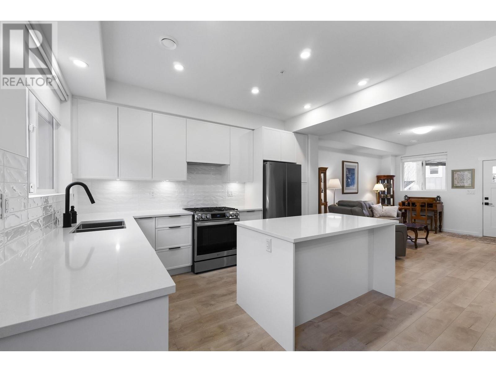 24951 112 Avenue Unit 114, Maple Ridge, BC V2W 1Z6