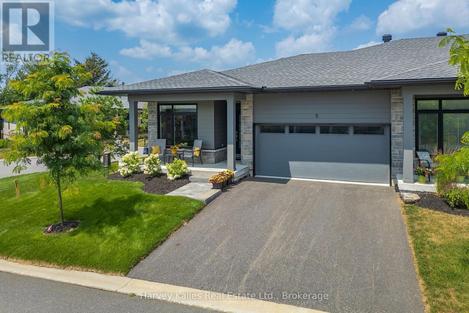 5 Blue Birch Ln, Huntsville, ON P1H 0G4