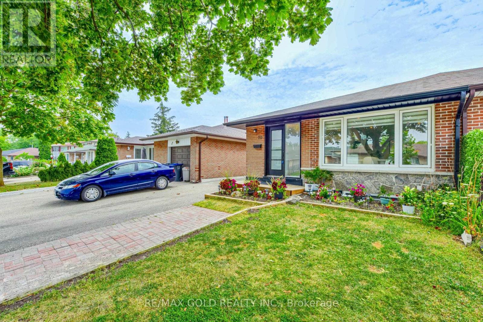 70 Wilton Dr, Brampton, ON L6W 3A1
