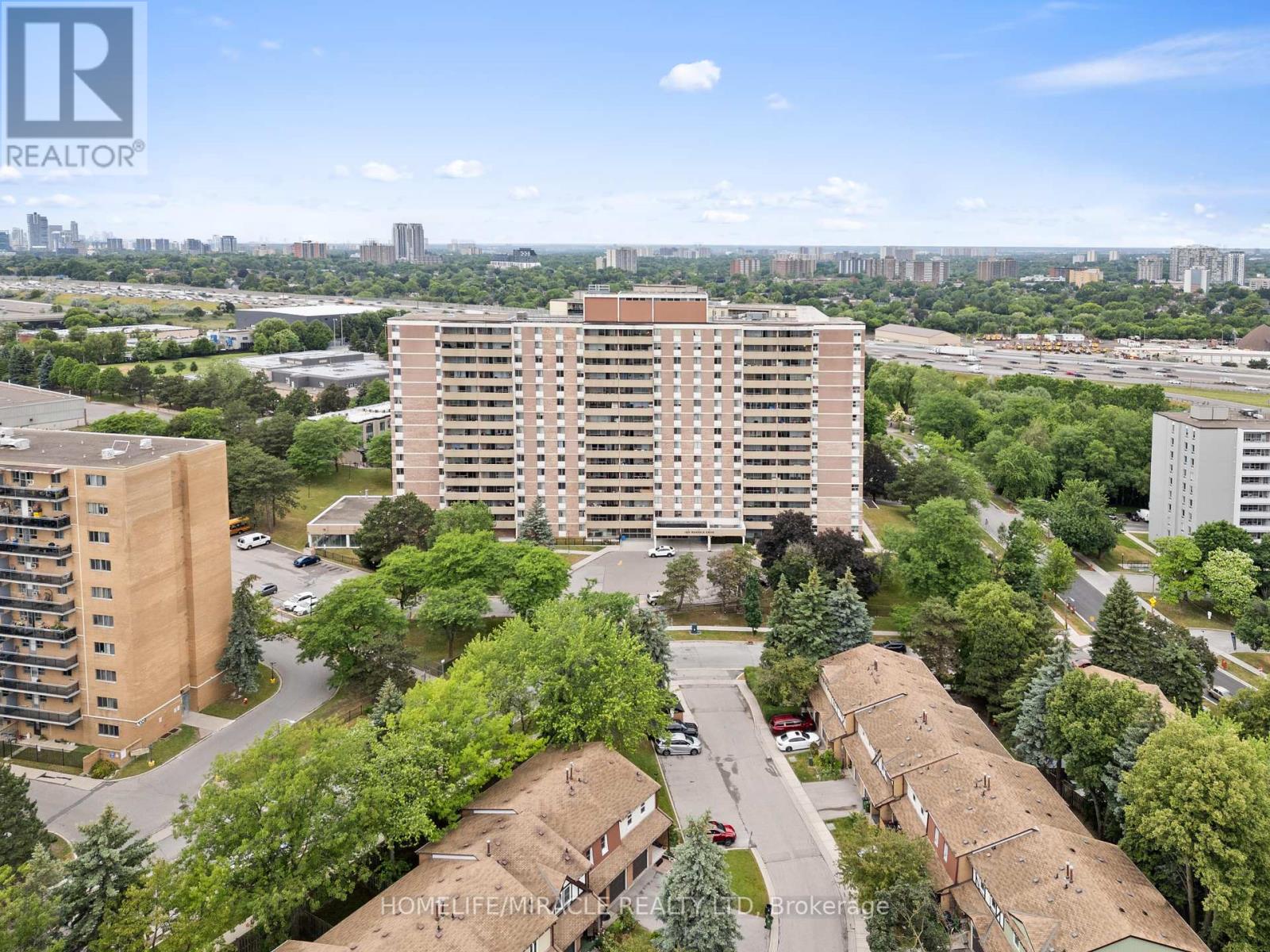 1010 120 Dundalk Dr, Toronto, ON M1P 4V9