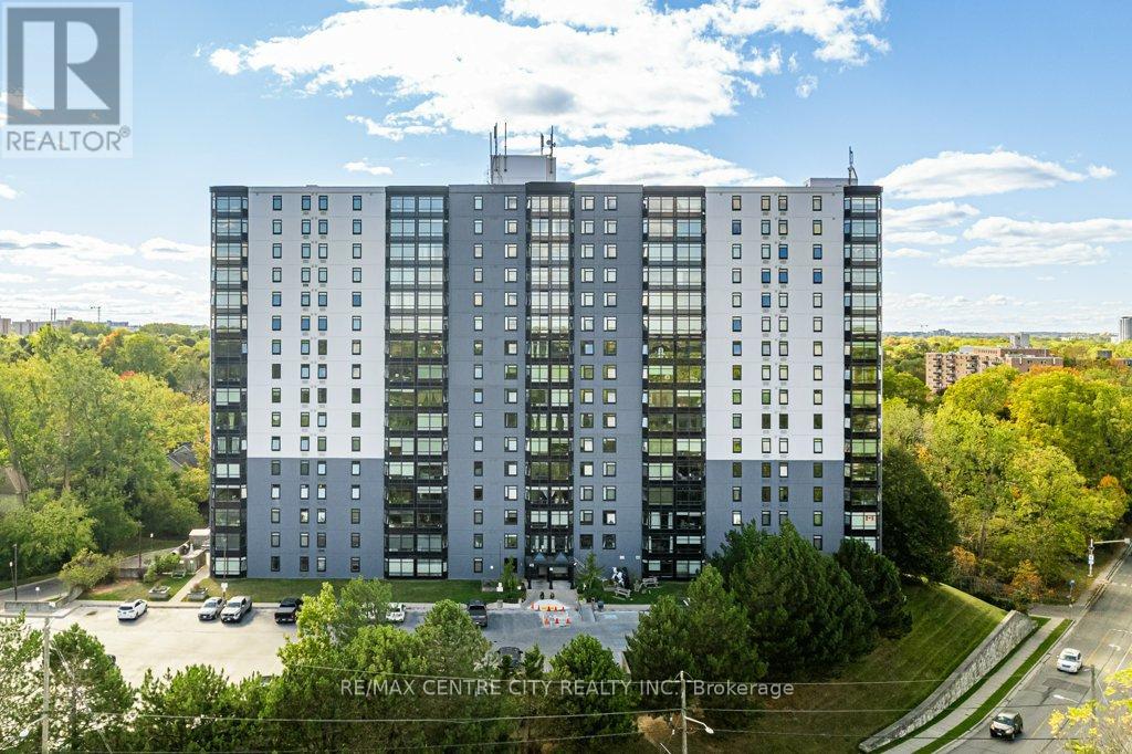 915 45 Pond Mills Rd, London, ON N5Z 4W5