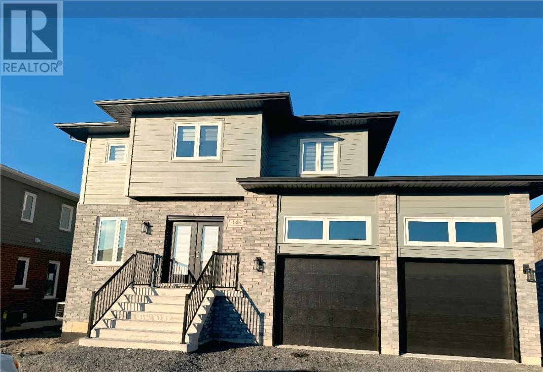 146 Landreville Dr, Sudbury, ON P3A 0B4