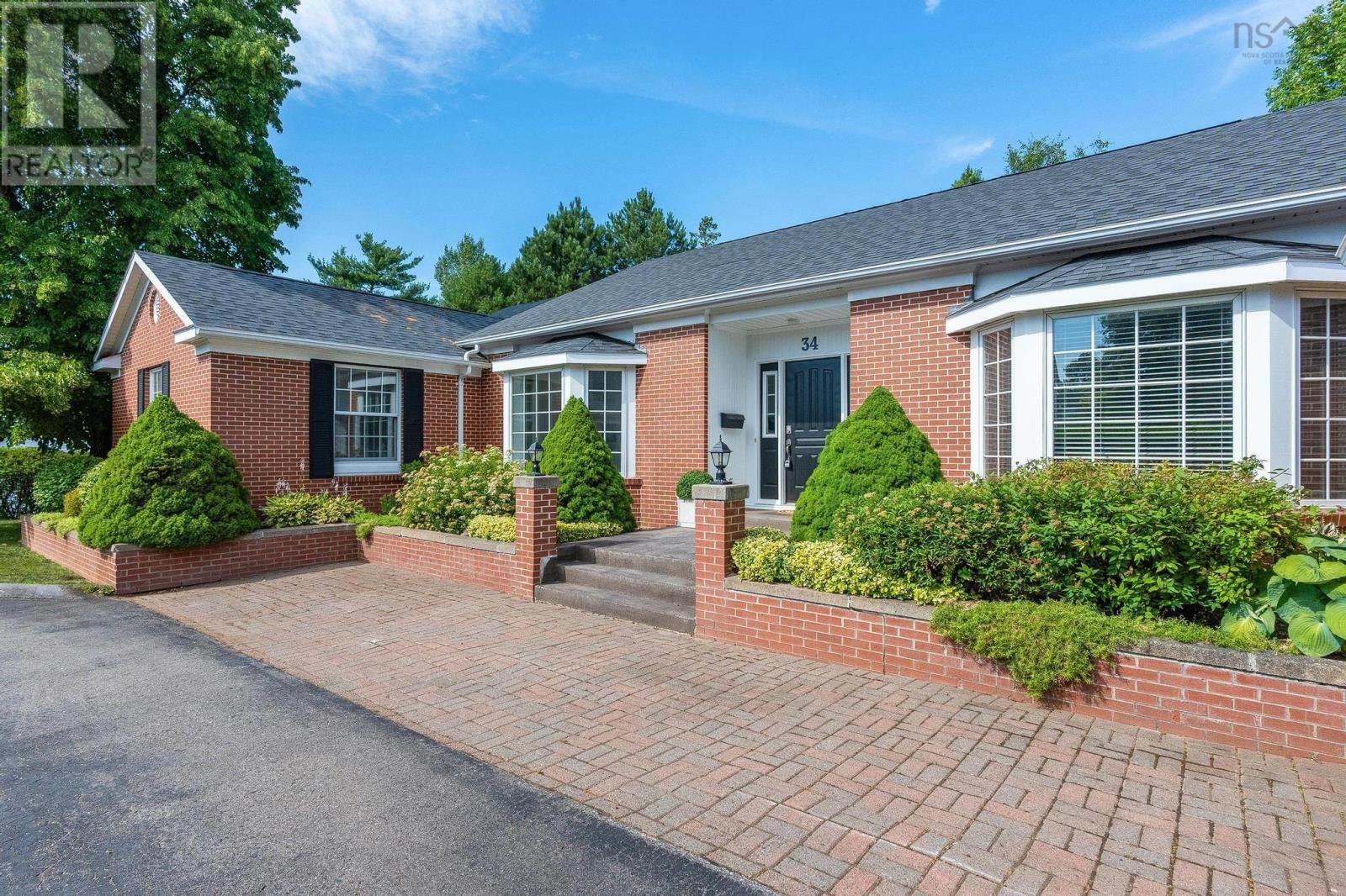 34 Alicia Blvd, Kentville, NS B4N 4Y6