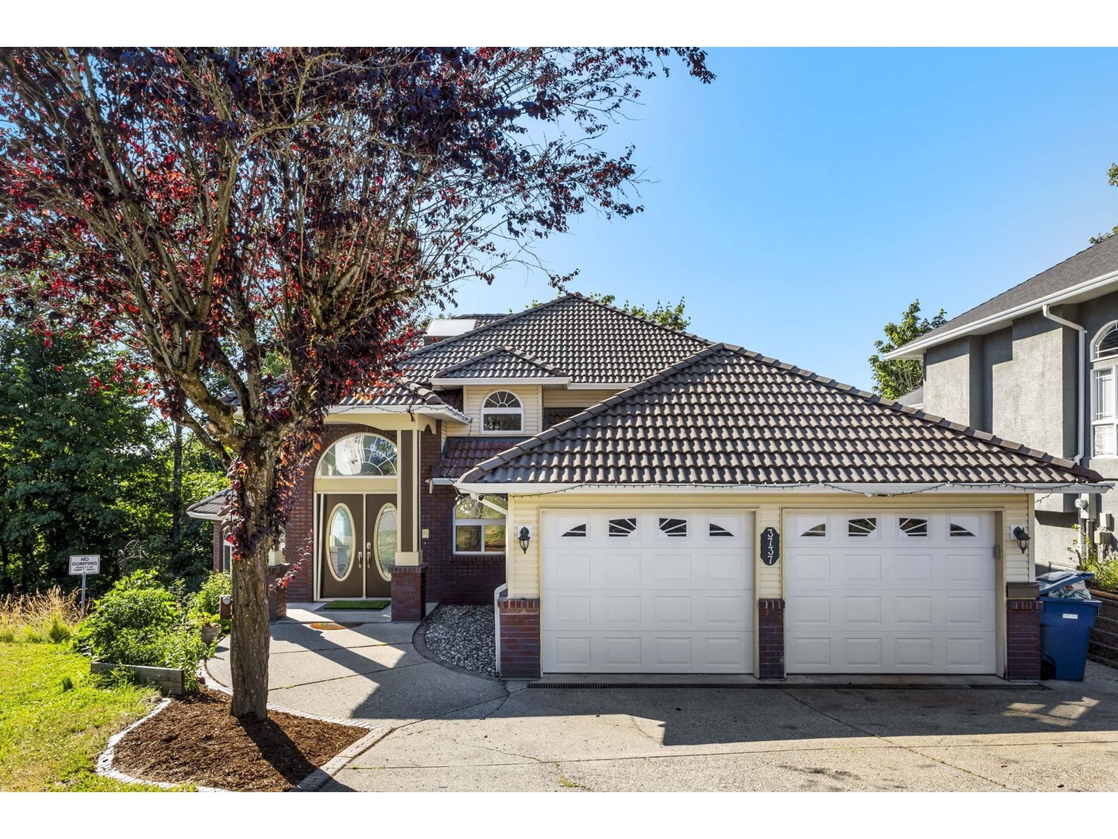 3737 Lethbridge Dr, Abbotsford, BC V3G 1J5