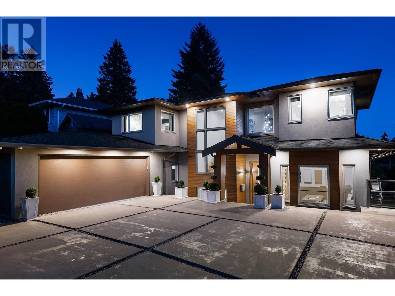 883 Wavertree Rd, North Vancouver, BC V7R 1S2