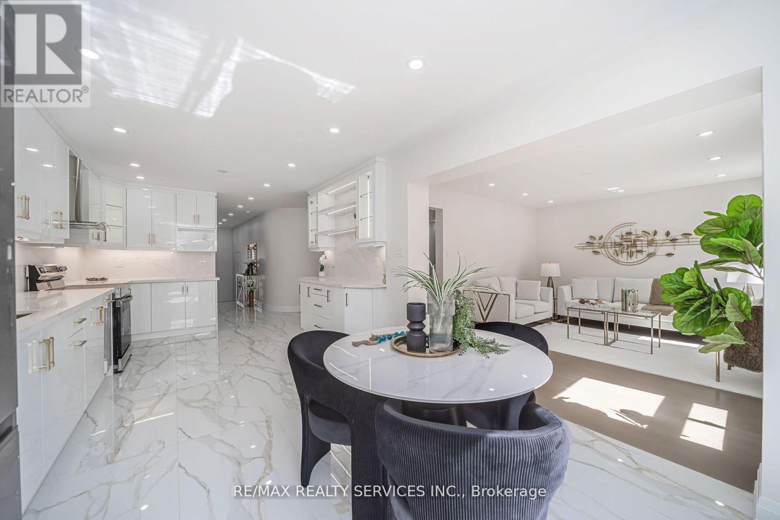 10 Linderwood Dr, Brampton, ON L7A 1R7