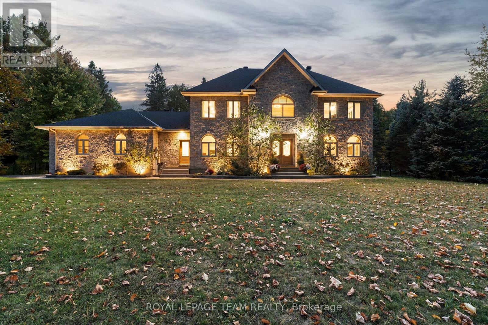 51 Marchvale Dr, Ottawa, ON K2W 1C1