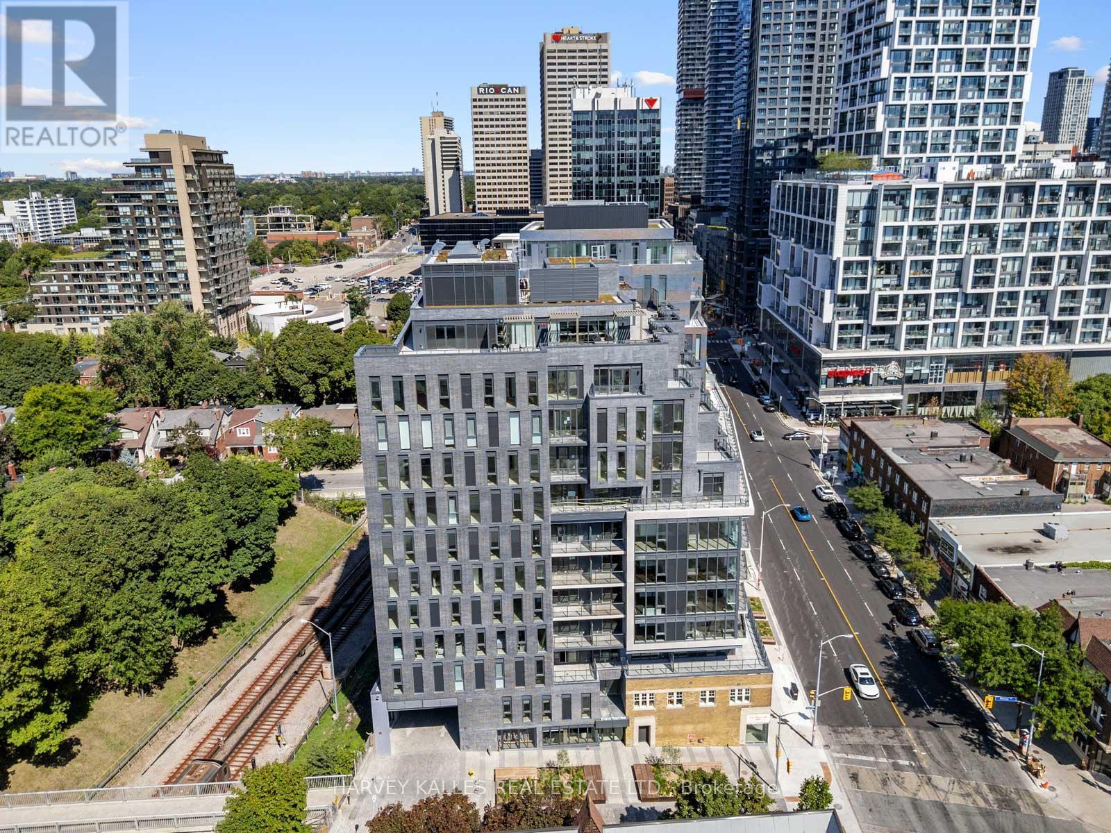 8 Manor Rd W Ph1 Rd, Toronto, ON M5P 1E7