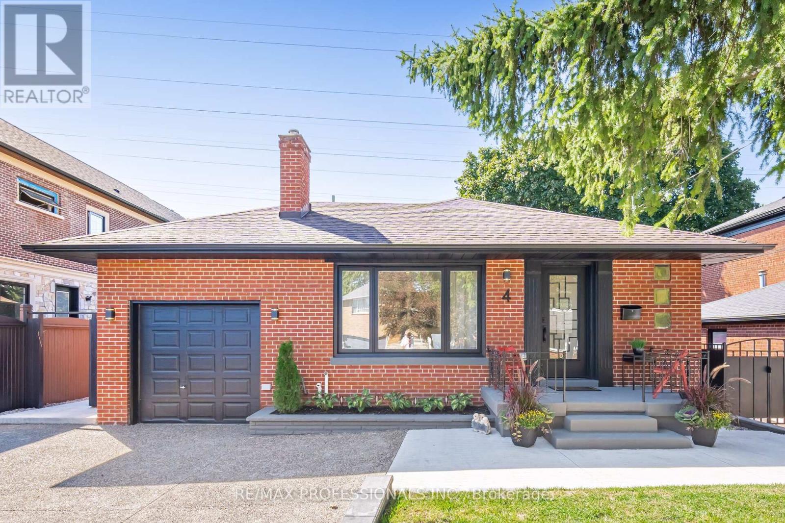 4 Lloyd Manor Rd, Toronto, ON M9B 5H6