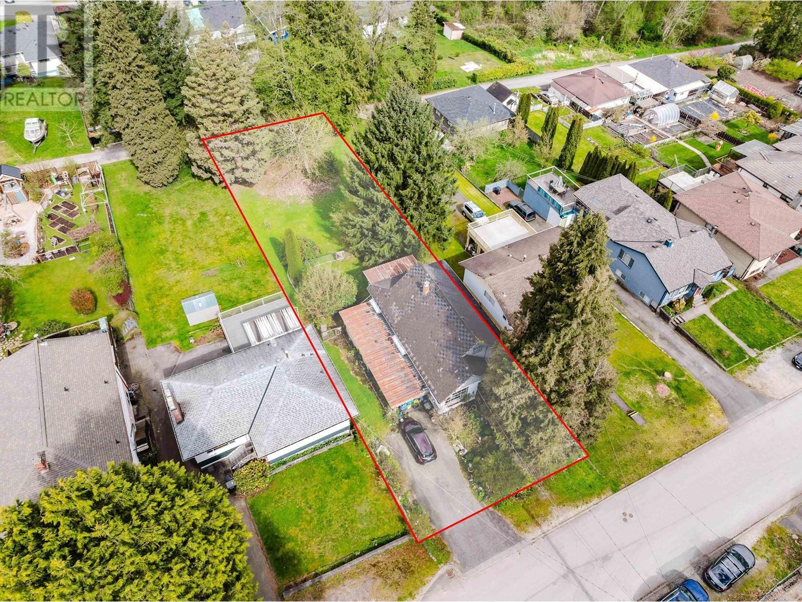 7957 Elwell St, Burnaby, BC V5E 1M3