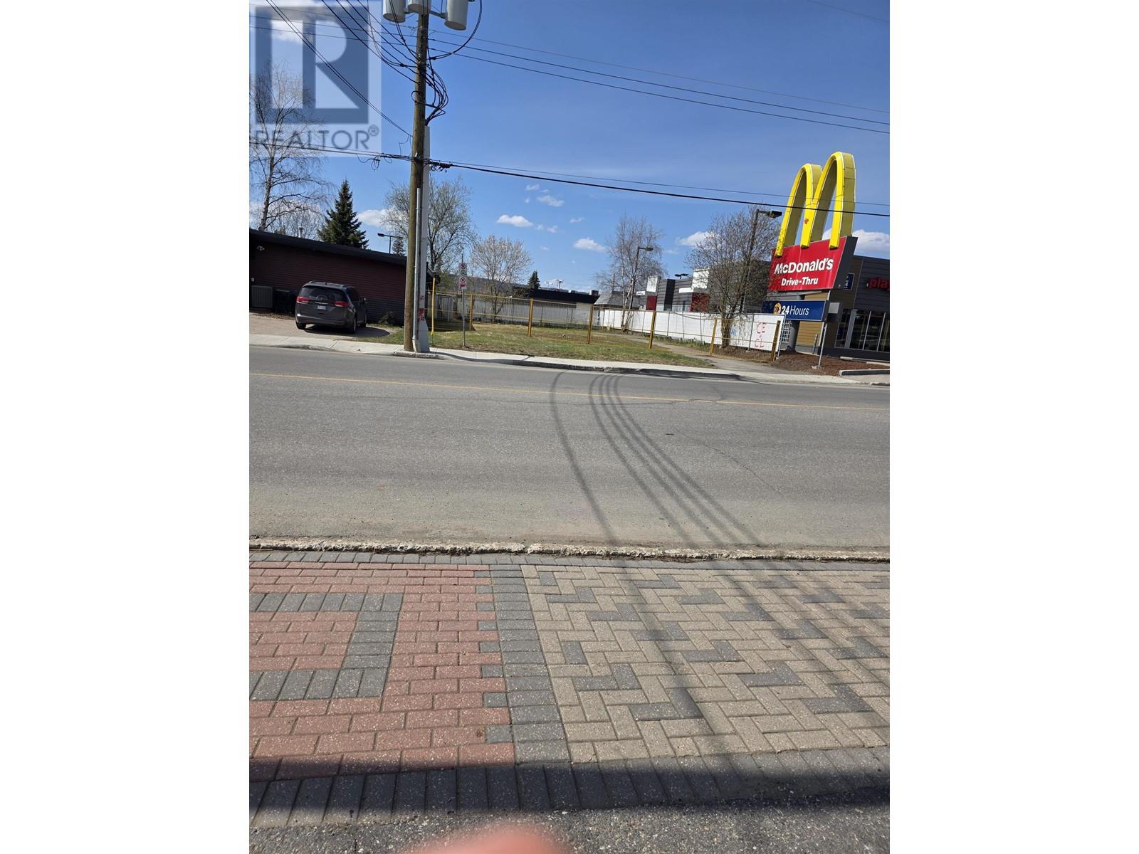 2017 Victoria St, Prince George, BC V2L 2L8