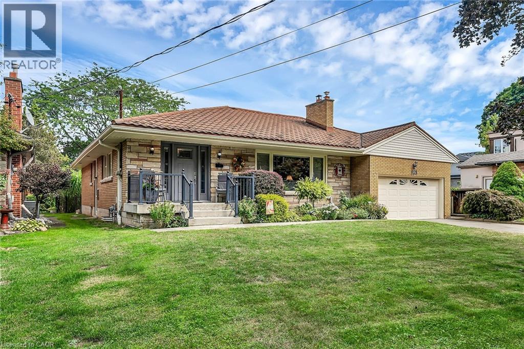 103 Bertram Dr, Dundas, ON L9H 4T8