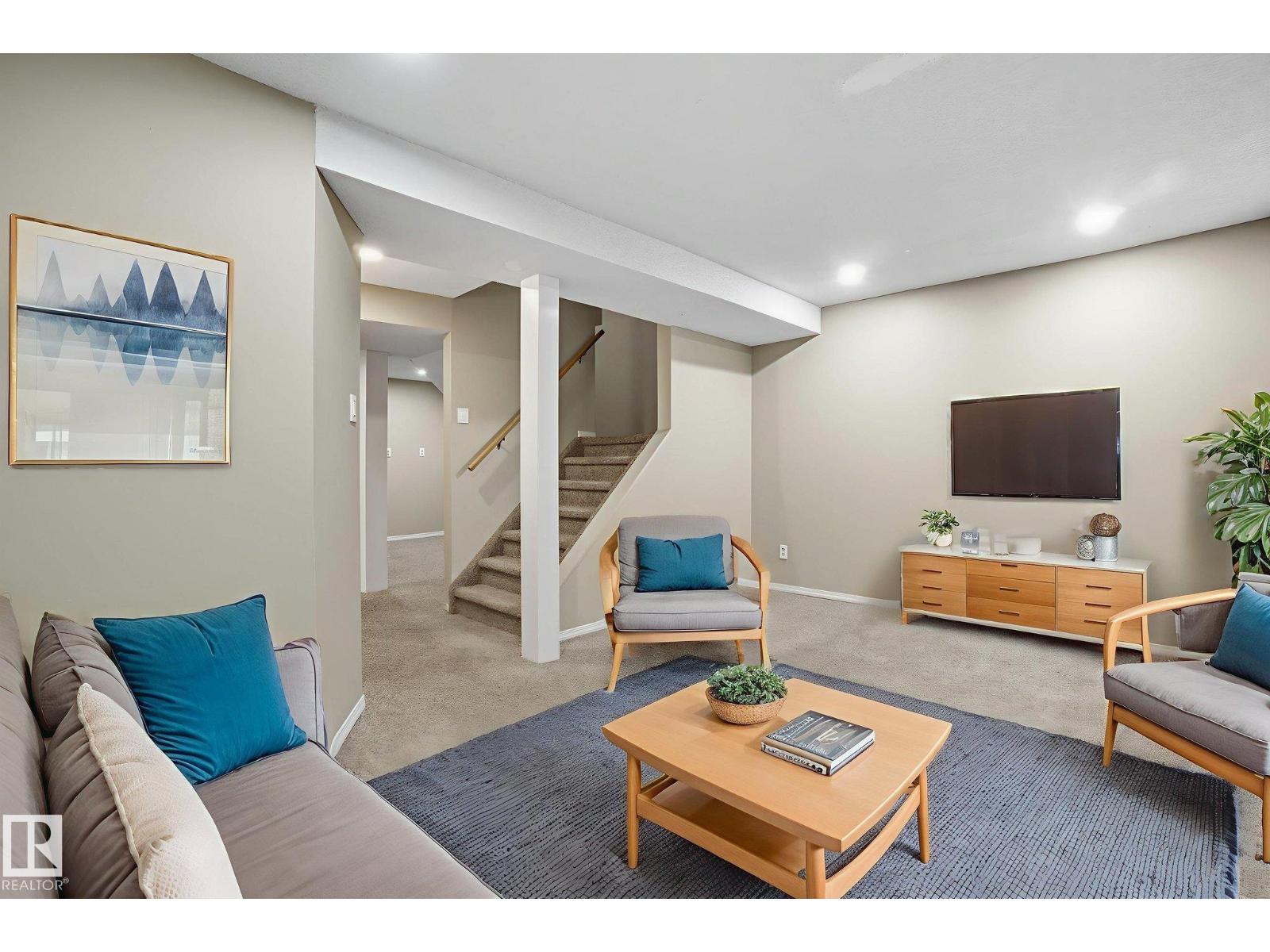121 Kirkwood Way NW, Edmonton, AB T6L 5J7