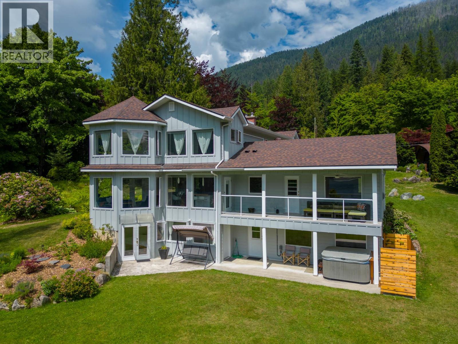 4161 Heroux Rd, Nelson, BC V1L 6N5