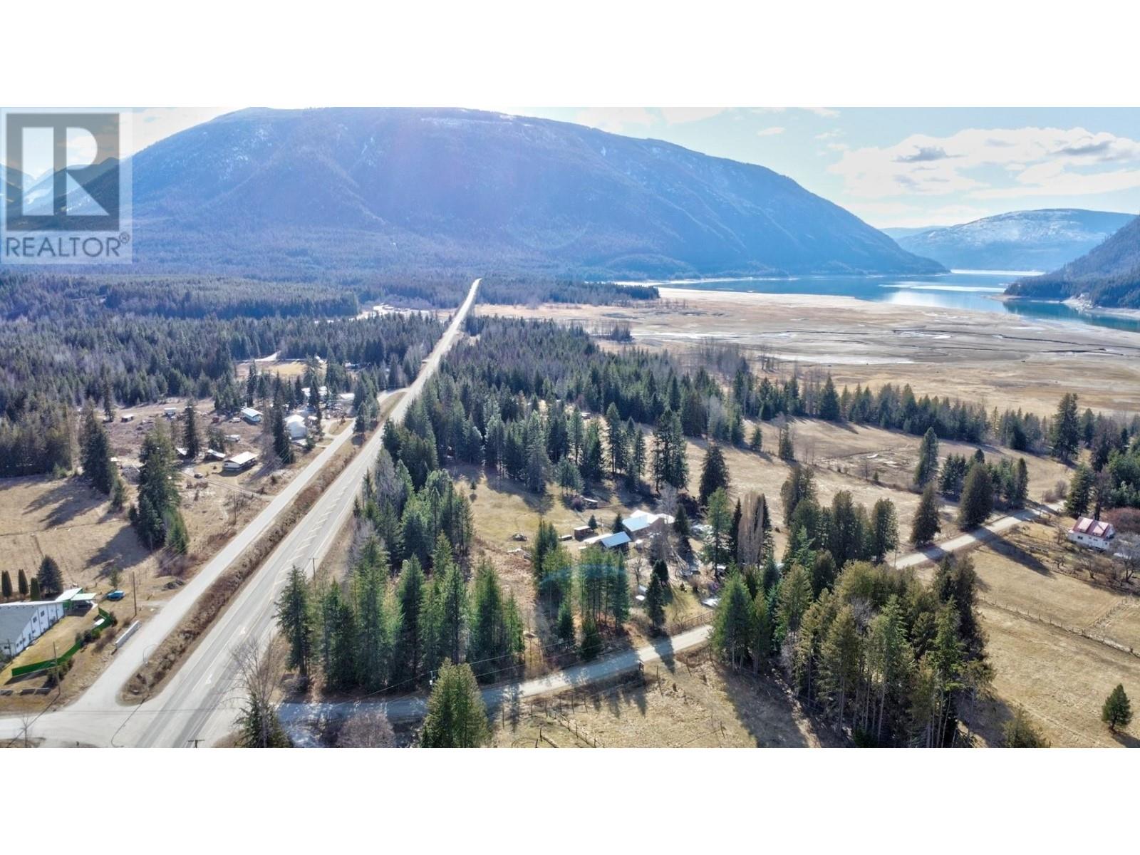 117 Lakeview Park Rd, Burton, BC V0G 1R0