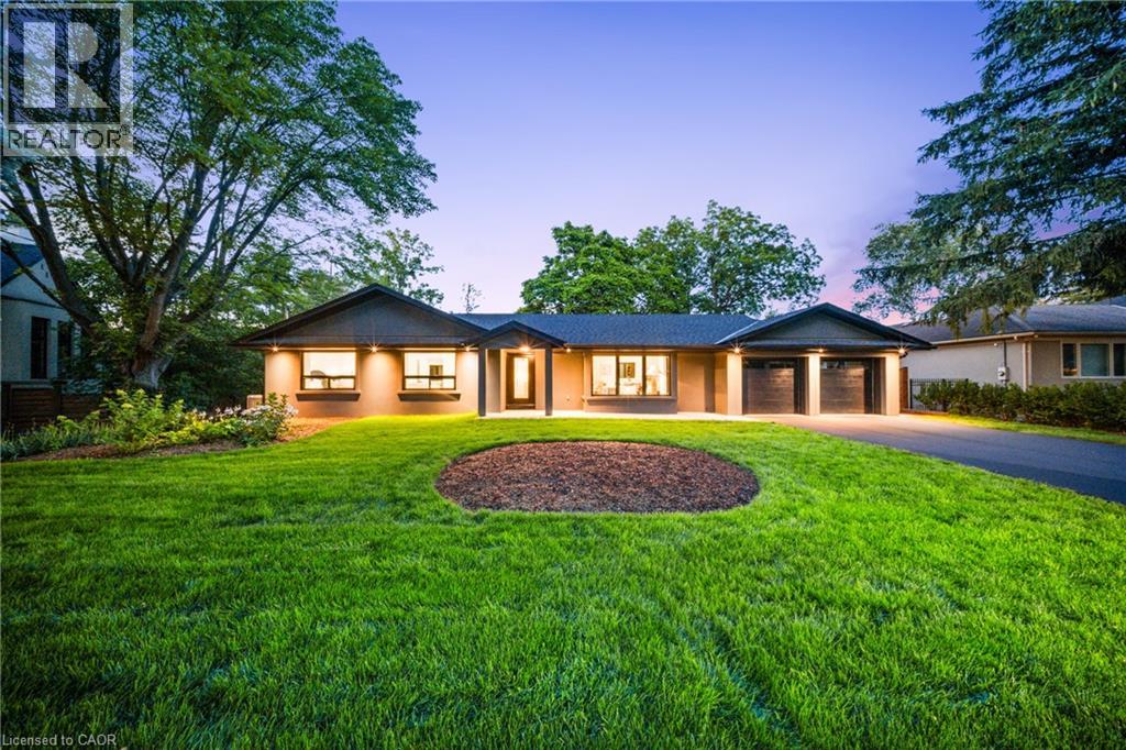201 Trelawn Ave, Oakville, ON L6J 4R3