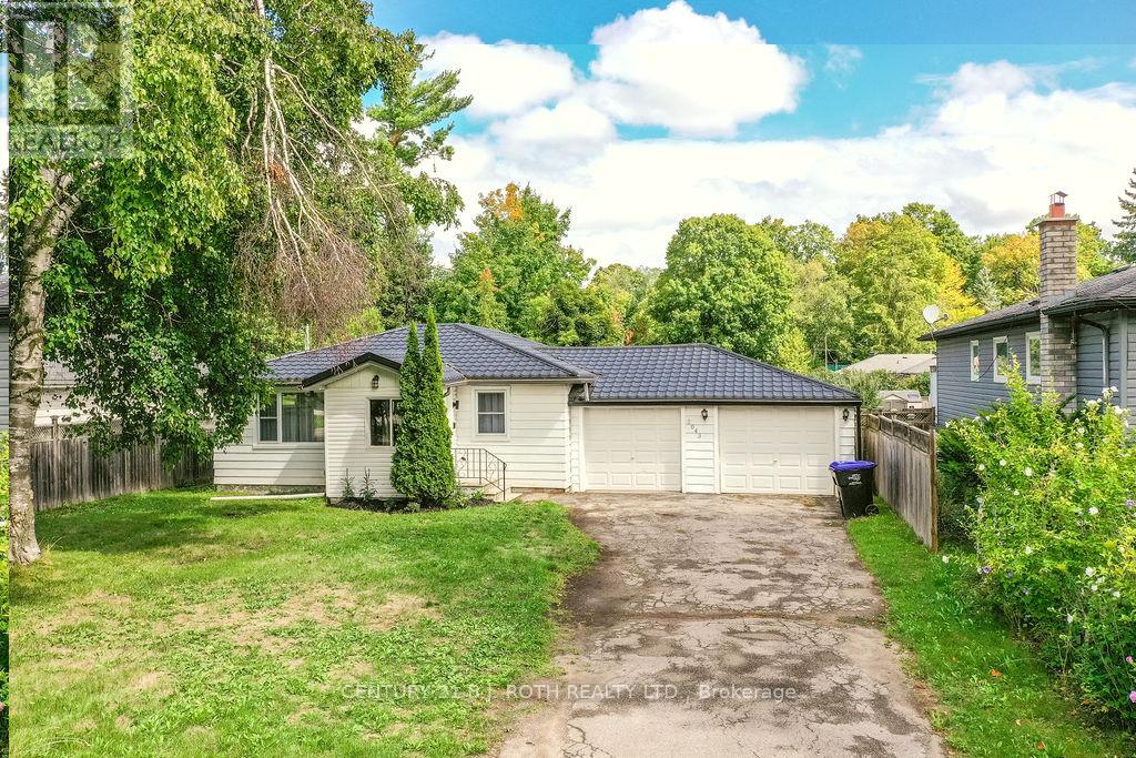 2043 St Johns Rd, Innisfil, ON L9S 1Y7
