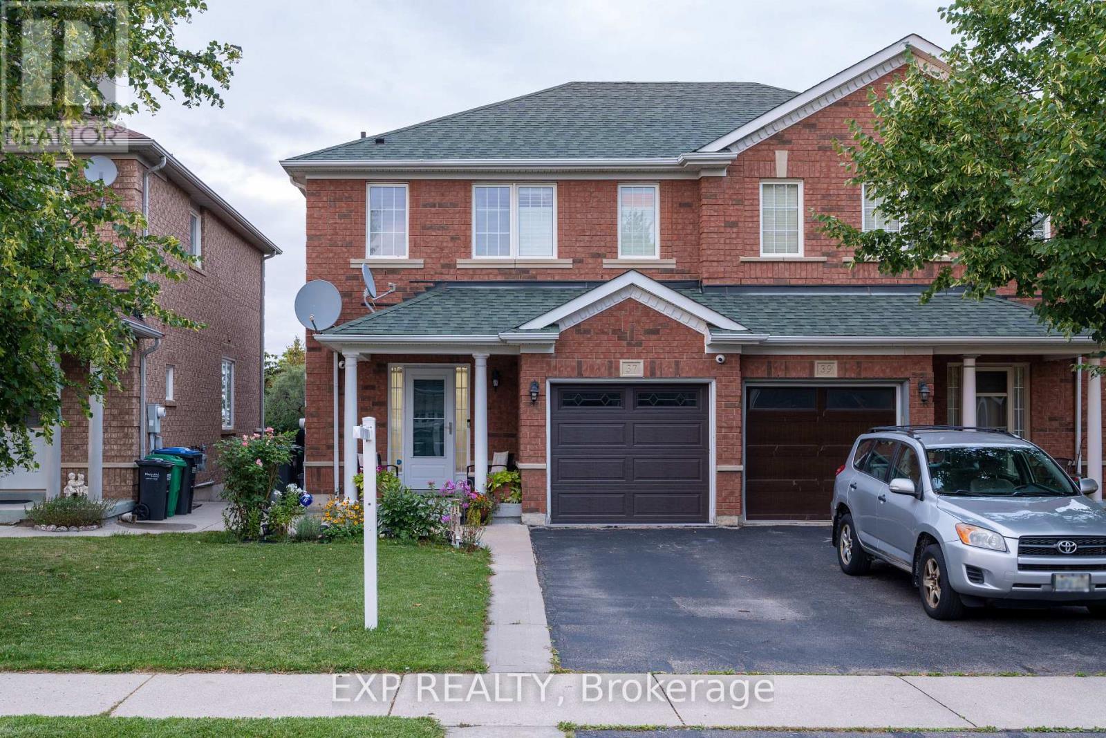 37 Farthingale Cres, Brampton, ON L7A 1S8