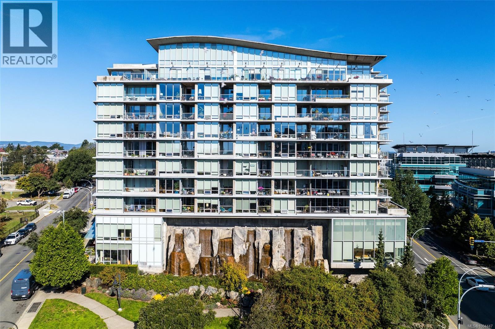 160 Wilson St Unit 906 St, Victoria, BC V9A 7P9