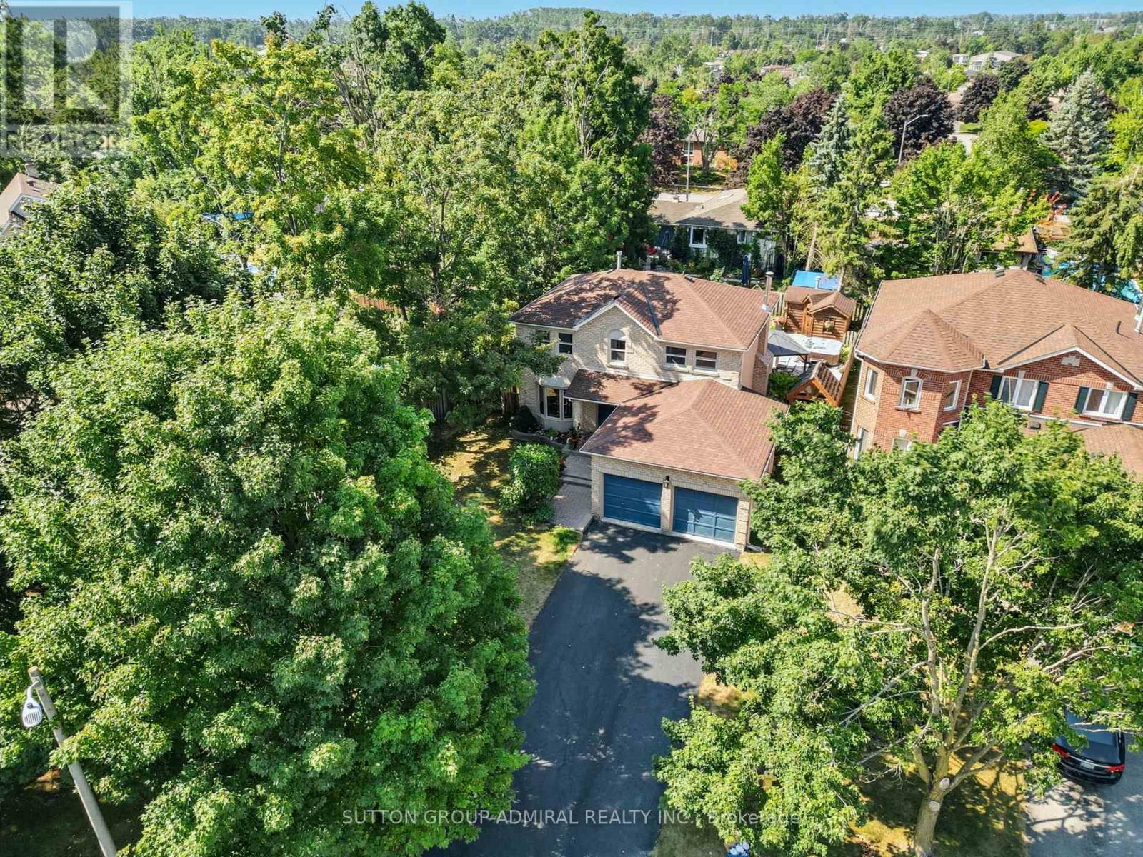 6 Milne Ct, Barrie, ON L4N 4M3