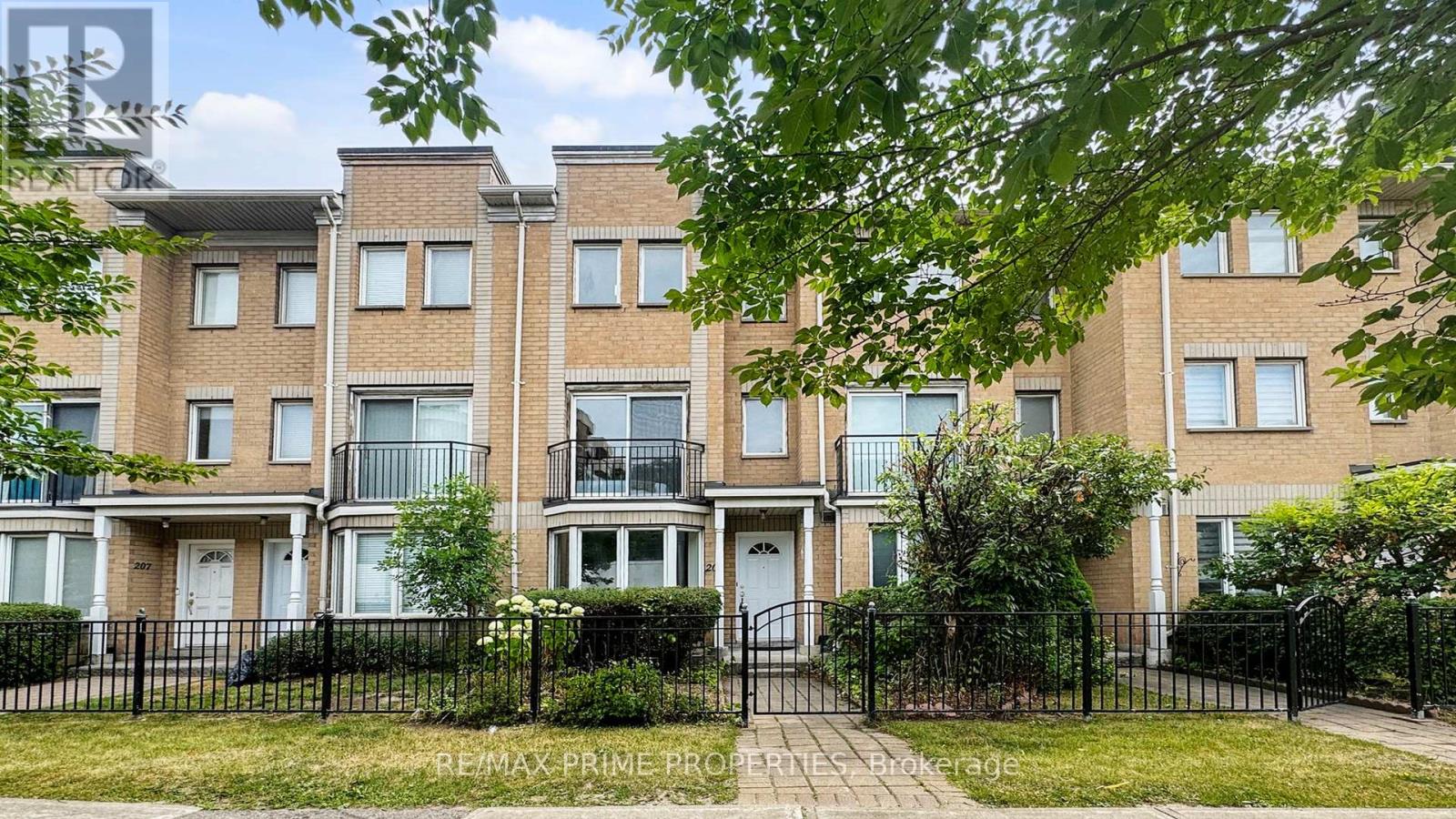205 19 Rosebank Dr, Toronto, ON M1B 5Z2