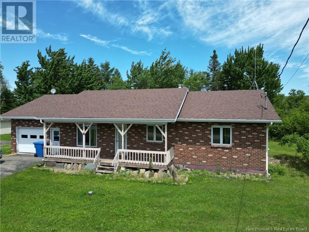 806 W River Rd, Dsl De Grand-saultfalls, NB E3Z 1T3