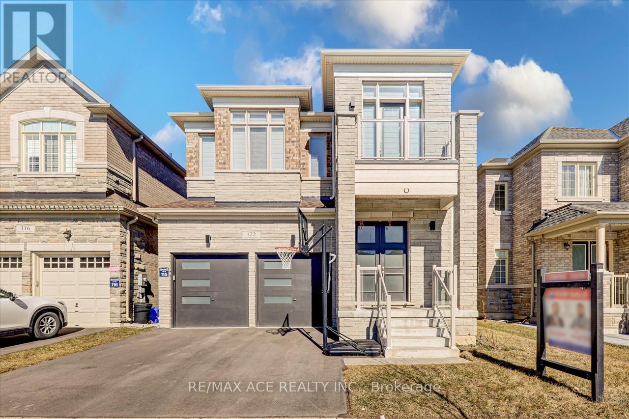 122 Steam Whistle Dr, Whitchurch-stouffville Stouffville, ON L4A 4X5