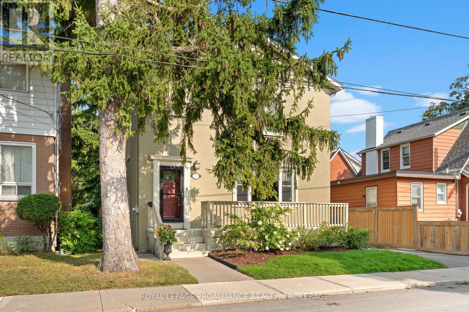 7 Toronto St, Kingston, ON K7L 4A3