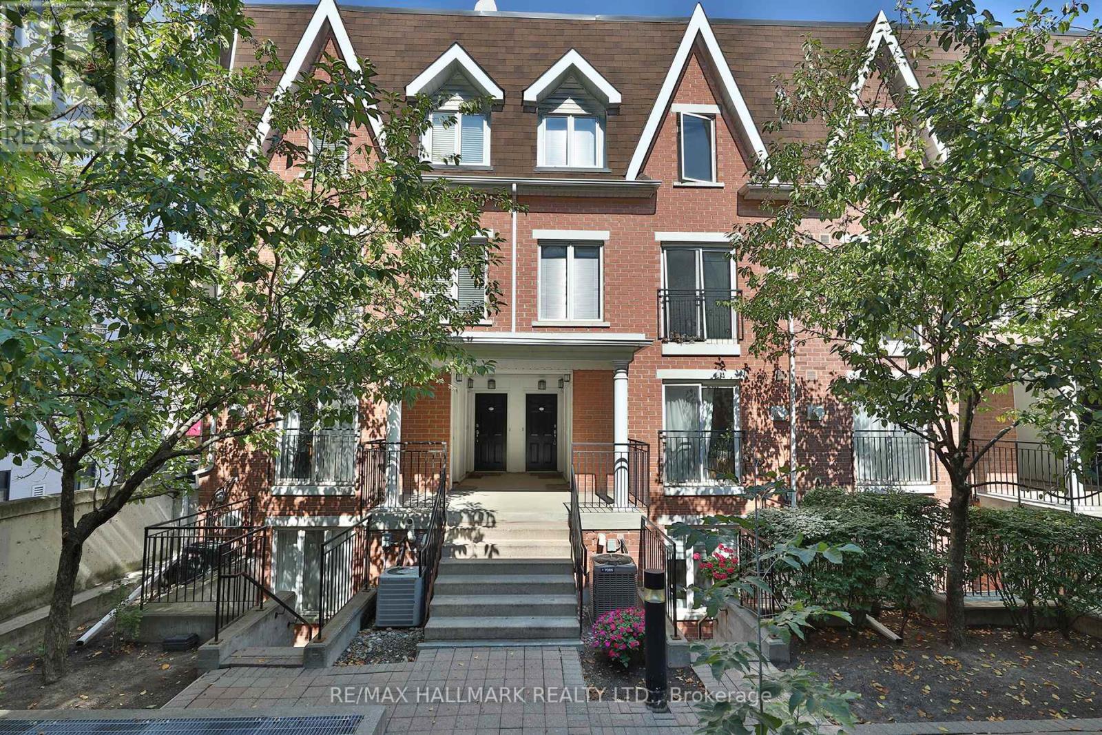 1005 18 Laidlaw St, Toronto, ON M6K 1X2