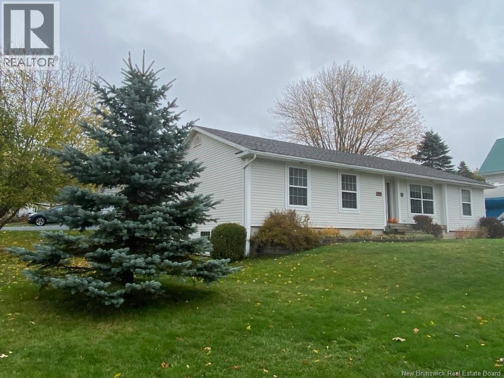16 Bullock St, Saint John, NB E2K 5B3
