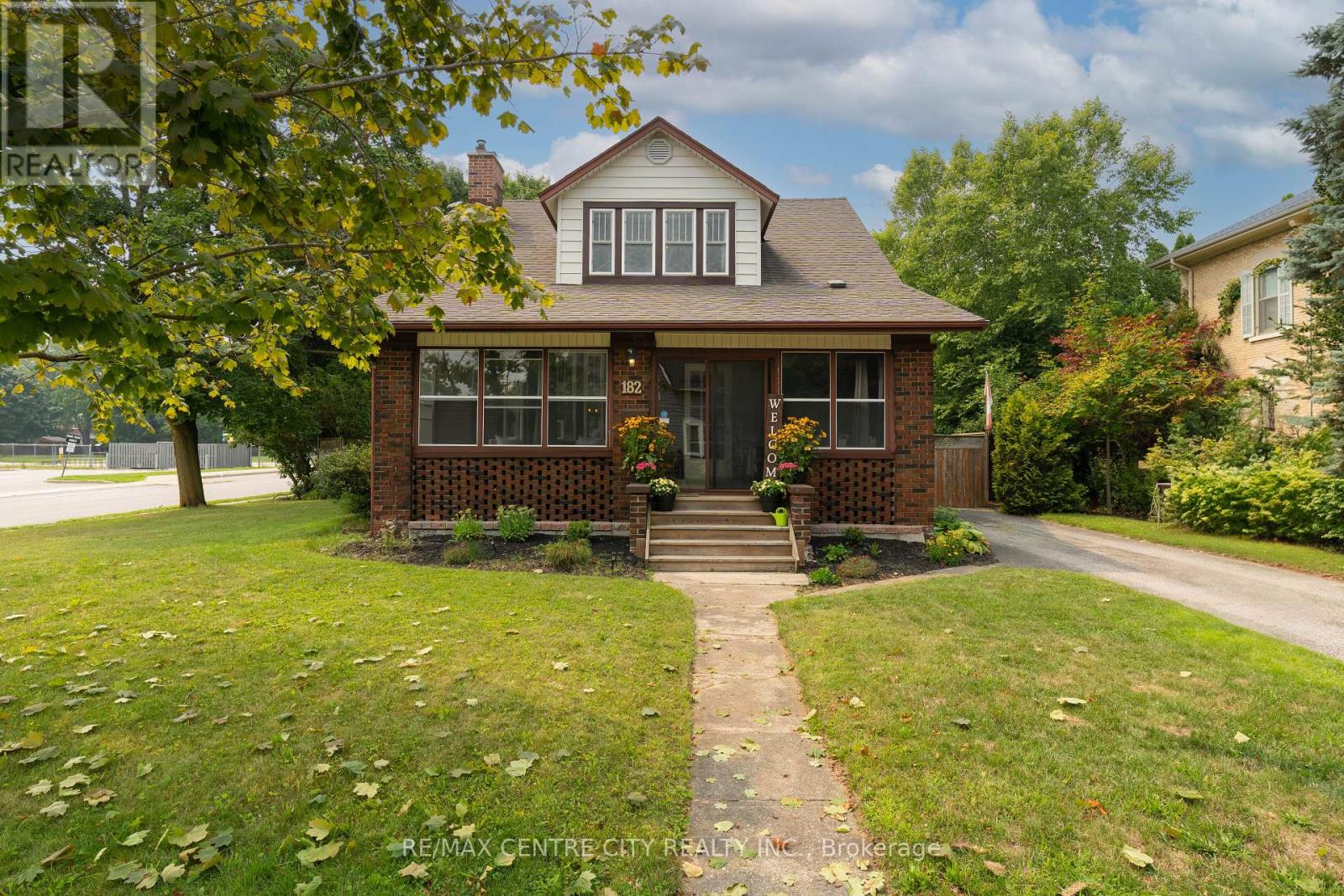 182 John St S, Aylmer, ON N5H 2C5