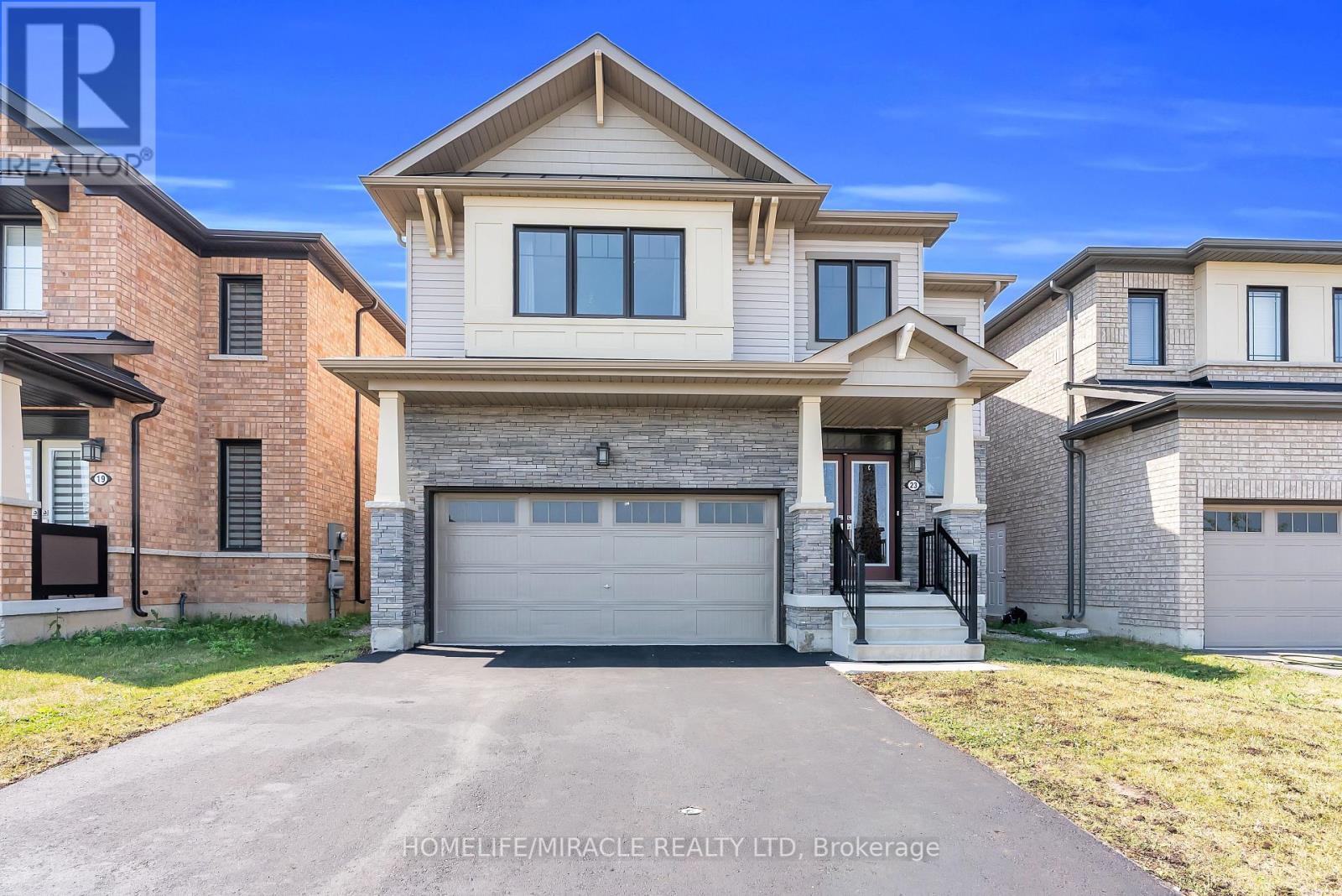 23 Royal Coachman Way, Hamilton, ON L8J 0M2
