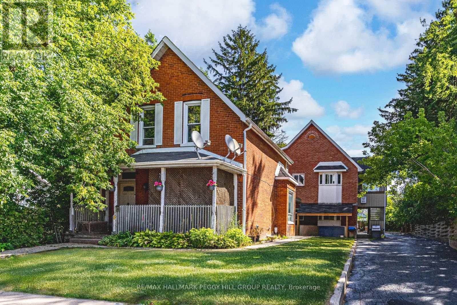 81 Innisfil St, Barrie, ON L4N 2H8