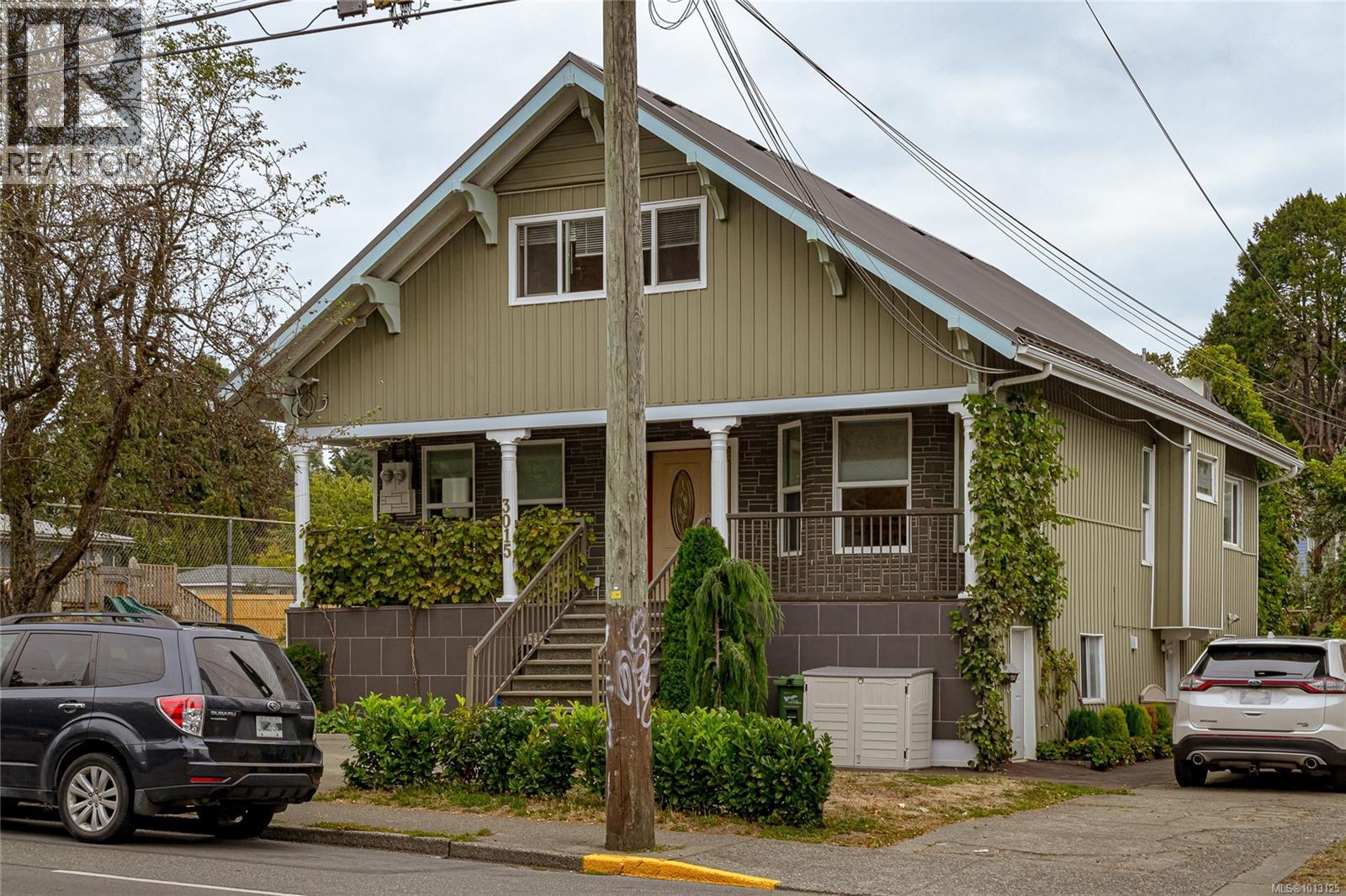 3015 Quadra St, Victoria, BC V8T 4G2