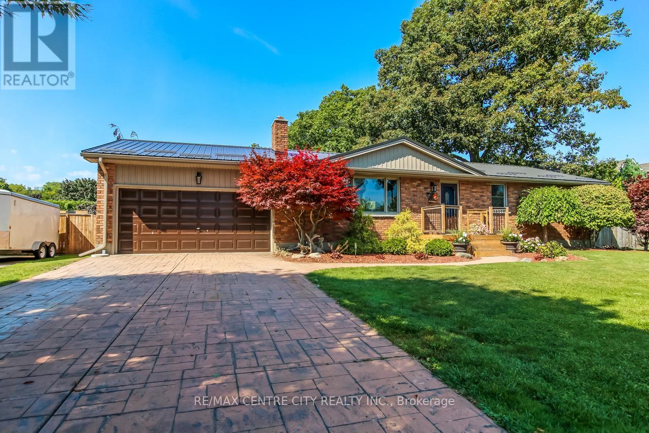 388 Larry St, Central Elgin, ON N5L 1H5
