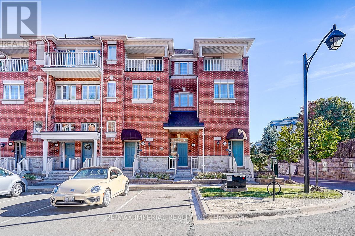9 Ormerod Ln, Richmond Hill, ON L4S 0G3