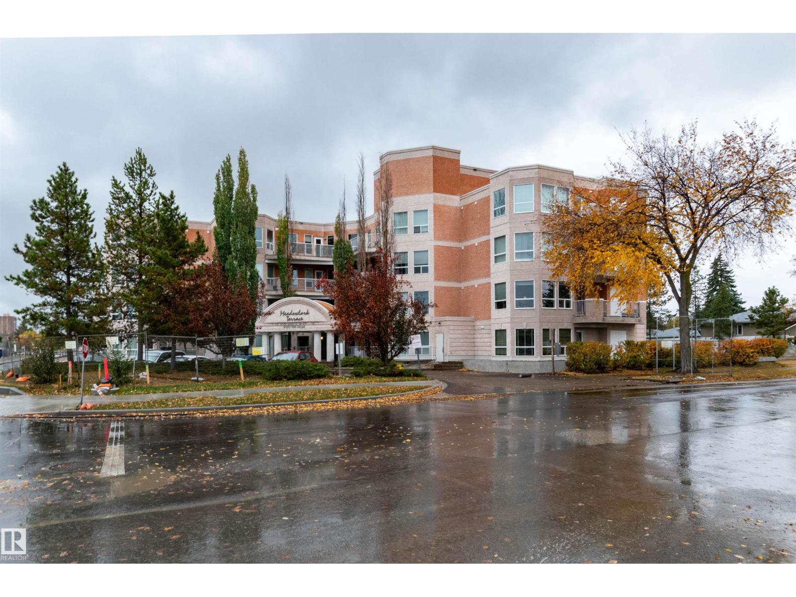 9120 156 Street Northwest #104, Edmonton, AB T5R 1Y8