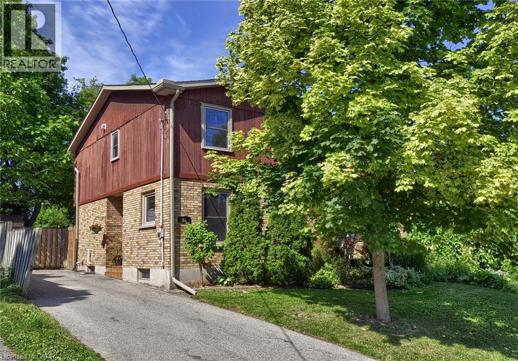 16 Hungerford Rd, Cambridge, ON N3C 2P5