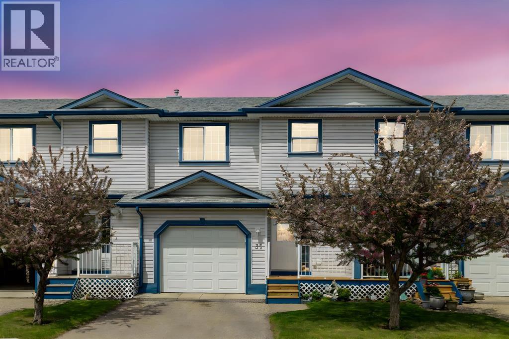 33 Stonegate Drive Nw Unit 31, Airdrie, AB T4B 2V9
