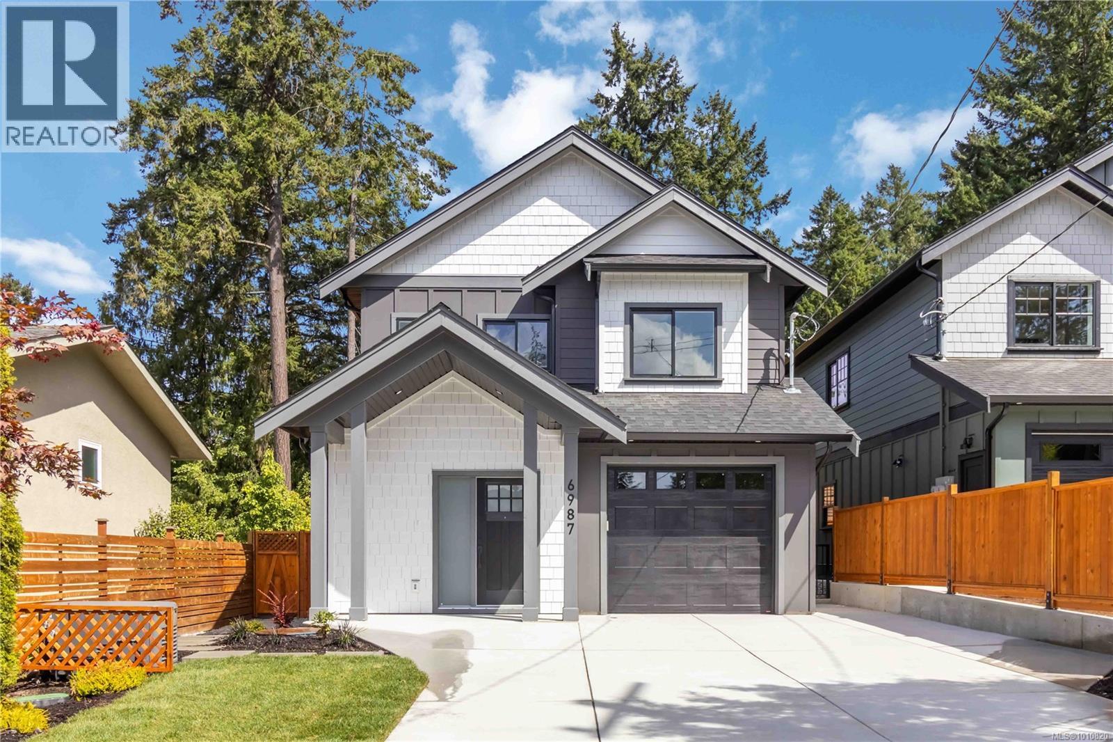 6987 Hagan Rd, Central Saanich, BC V8M 1B3